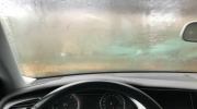 Cách giảm nồm ẩm bên trong xe