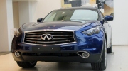 Infiniti QX70 màu độc về Việt Nam
