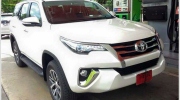 Xe "hot" Toyota Fortuner 2016 khiến cư dân mạng “dậy sóng”