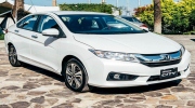 Mua Honda City hay Hyundai i20