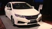 Mua Collora Altis 2012 hay Honda City 2016?