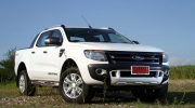 Mua Ranger Wildtrak 3.2 hay Hilux 3.0?