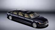 Audi A8L Limousine 6 cửa, dài hơn 6 mét và nặng 2,4 tấn trình làng