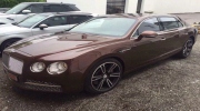 Thiếu gia Sài thành sinh năm 1995 tậu xe siêu sang Bentley màu độc