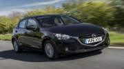 Mazda giới thiệu Mazda2 Red Edition "tô son" ở...đuôi xe