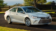 Toyota RAV4 lần đầu tiên bán chạy hơn cả Camry