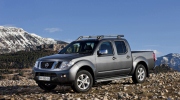 Nissan Navara đời cũ có phiên bản cải tiến