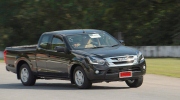 Thái Lan: Isuzu D-max tiếp tục "đè bẹp" Toyota Hilux