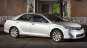 Toyota Camry trở lại vị trí số 1