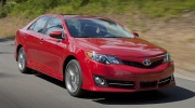 Toyota Camry – “Vua” phân khúc sedan hạng trung 2013
