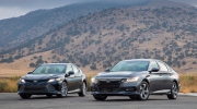Honda Accord 2018 vs Toyota Camry 2018: Cán cân nghiêng về bên nào?