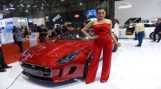 Cơn lốc giảm giá xe hơi: nên mua xe đi chơi Tết hay chưa?