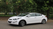 Mua Hyundai Elantra cũ hay Ford Focus Trend mới?