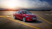 Ford Mondeo 2015 có giá từ 33.750 USD