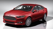 Ford Fusion đọ sức hút ấn tượng với Subaru Legacy