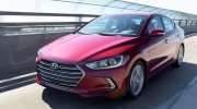 Chọn Elantra 2.0 mới hay Civic 2.0 lướt?