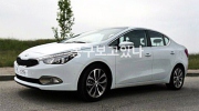 Kia Forte thế hệ mới lộ ảnh trên phố