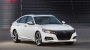 Honda ra mắt Accord 2018 mong "đánh bật" Toyota Camry
