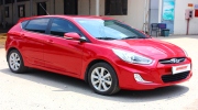 Nữ nên mua lại i10 hay Accent Hatchback?