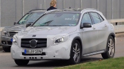 Mercedes "nhá hàng" GLA 2018 trước ngày ra mắt