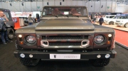 SUV hạng sang Land Rover Defender độ 6 bánh