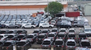 Xe nhập khẩu dưới 9 chỗ giảm mạnh
