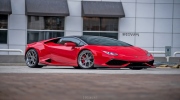 Lamborghini Huracan khác lạ với lớp sơn Rosso Corsa
