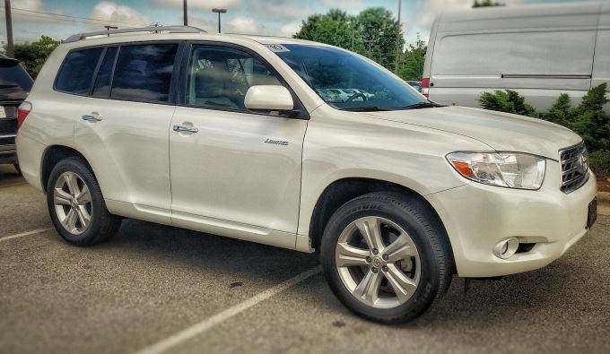 Used 2010 Toyota Highlander Sport Utility 4D Prices  Kelley Blue Book