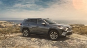 Toyota mập mờ dự định giới thiệu RAV4 7 chỗ