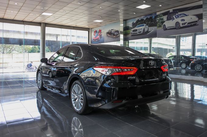 Toyota Camry XLE 2019 mới nhập Mỹ giá hơn 2,5 tỷ tại Hà Nội