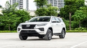 Toyota Fortuner 2022 chuẩn bị mở bán, bản cũ hạ giá sâu đẩy hàng tồn
