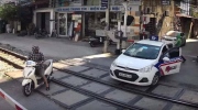 Cố tình vượt rào chắn đường sắt có thể bị phạt tới 5 triệu đồng