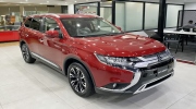 Mitsubishi Outlander giảm giá trăm triệu tại đại lý: Bản tiêu chuẩn từ 750 triệu