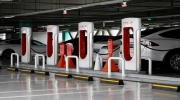 Sạc VinFast với sạc Tesla có 