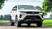 Toyota Fortuner GR-S 2022 chạy thử tại Thái Lan
