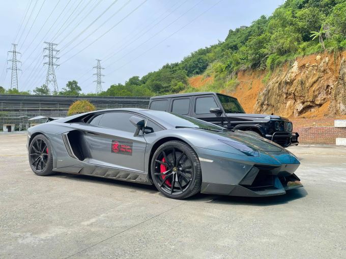 Đại gia lan Hoà Bình sắm Lamborghini Aventador bản độ độc