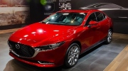 Nên mua Mazda3 màu đỏ pha lê?