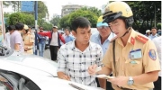 Mới: Sử dụng bằng lái quá hạn có thể bị phạt tới 12 triệu đồng