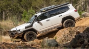 Toyota Land Cruiser 300 Series vốn đã cứng cáp nay còn hầm hố hơn với gói độ offroad