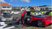 Ferrari Enzo gặp nạn trên đường giao tới chủ nhân mới
