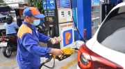 Từ 15h chiều nay, giá xăng dầu tăng mạnh nhất từ trước đến nay