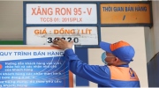 Giá xăng lần đầu giảm sau gần 3 tháng