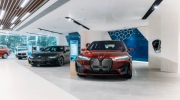 BMW bán chạy hơn Mercedes-Benz: Xe điện hút khách gấp đôi năm trước