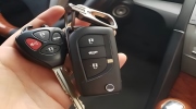Vì sao không nên treo thêm chìa khóa khác cùng chùm chìa khóa ô tô?