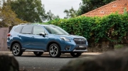 Subaru tự làm xe hybrid nhưng giá quá cao, đành quay sang mượn Toyota