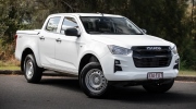 Đối thủ Ranger và Hilux sắp có bản động cơ điện, ra mắt năm 2025