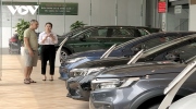 Đại lý gặp khó khi khách hàng đồng loạt "nín thở" đợi ưu đãi trước bạ